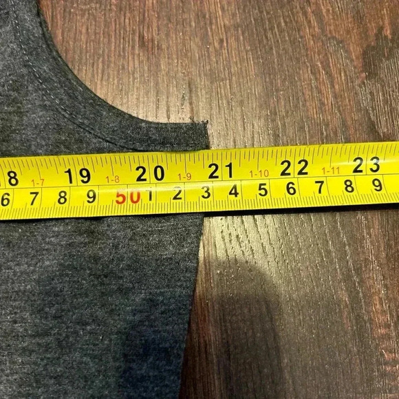 Kiss Graphic Women’s XL Grey Distressed Sleeveless Retro Concert‎ Lips T-Shirt - Picture 7 of 10